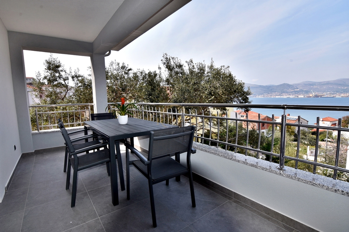 Casa finemente arredata a Čiovo/Okrug Gornji con splendida vista aperta